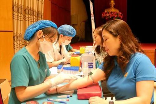 Hồ sơ sức khỏe điện tử: Người dân không mất tiền mua sổ khám bệnh, dữ liệu khám chữa bệnh sẽ đồng bộ với 661 bệnh viện, phòng khám