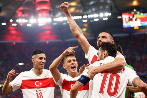 Cenk Tosun lên tiếng phút bù giờ giúp Thổ Nhĩ Kỳ giành trọn 3 điểm trước Cộng hòa Séc
