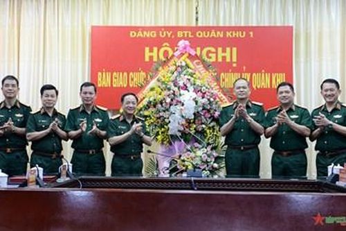 Thượng tướng Trịnh Văn Quyết chủ trì Hội nghị bàn giao chức danh Bí thư Đảng ủy, Chính ủy Quân khu 1