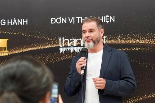 Các vũ công chính đến từ Nhà hát Bolshoi (Nga) trình diễn tại Việt Nam