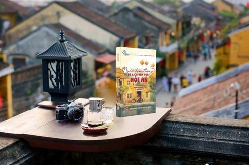 Giới thiệu sách mới 'Người bạn đường du lịch văn hóa Hội An'