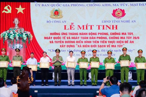 Mít tinh hưởng ứng Tháng hành động phòng, chống ma túy