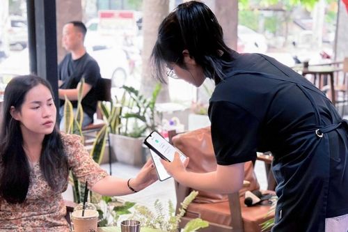 Cách mạng thanh toán không tiếp xúc cho SME: Từ chiếc điện thoại thành máy POS