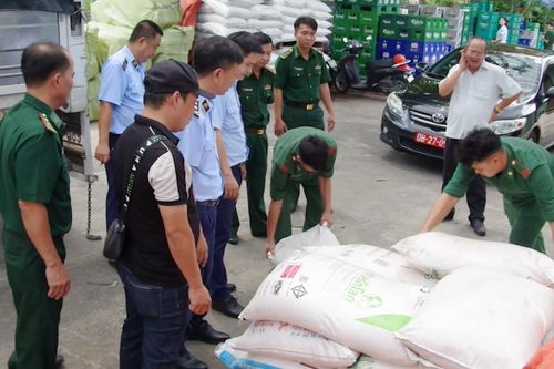 Bà Rịa - Vũng Tàu: Phát hiện hơn 7 tấn đường, bột ngọt không hóa đơn, chứng từ