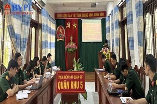 VKSQS khu 5 tập huấn 'Nâng cao chất lượng tranh tụng của kiểm sát viên tại phiên tòa hình sự'