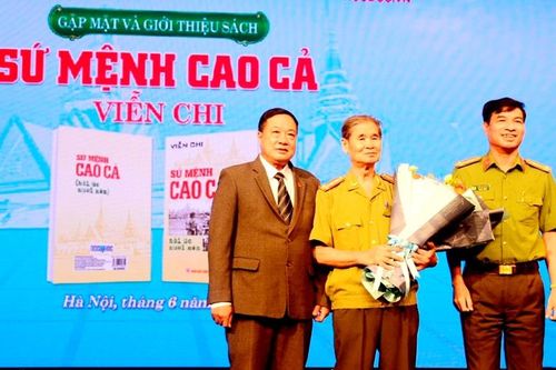 Gặp mặt và giới thiệu cuốn sách 'Sứ mệnh cao cả' của cố Thứ trưởng Bộ Công an Viễn Chi