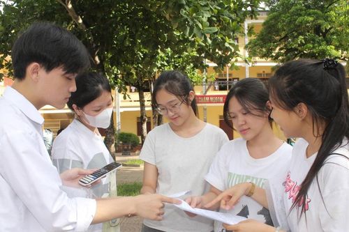 Nhiều thí sinh hài lòng vì đề thi môn Toán có tính phân hóa cao