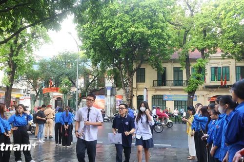 Thi tốt nghiệp THPT: Sỹ tử cả nước bắt đầu 'vượt ải' môn Ngữ văn