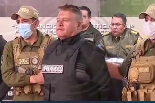 Video Tướng Bolivia bị còng tay, xuất hiện trước truyền thông sau vụ đảo chính bất thành