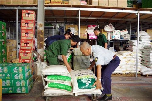 Phát hiện kho chứa hơn 7 tấn hàng hóa không có hóa đơn, chứng từ
