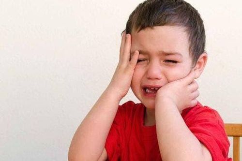 Ba nguyên nhân này sẽ ảnh hưởng đến ngoại hình của trẻ khi lớn lên, cha mẹ nên để trẻ thay đổi kịp thời