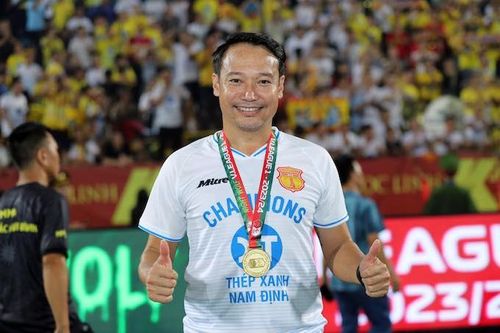 HLV xuất sắc nhất V.League 2023/24 là ai?