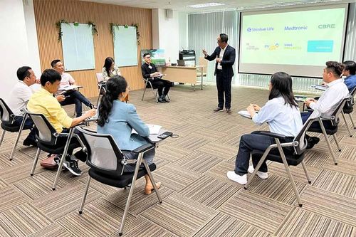 Làm gì để nâng cao năng lực lãnh đạo doanh nghiệp trong kỷ nguyên số?