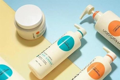 Khởi tố 3 bị can liên quan đến buôn bán khoảng 30 tấn mỹ phẩm giả