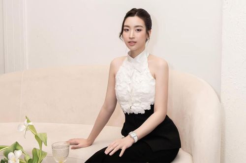 Đỗ Mỹ Linh tiết chế mặc hở hậu làm 'dâu hào môn'