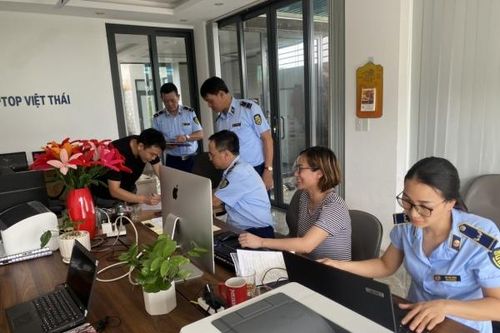 Thái Bình: Xử phạt hộ kinh doanh tại Thái Thụy bán hàng trên website thương mại điện tử không thông báo