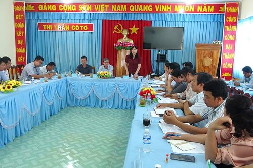 Đại biểu HĐND huyện Tri Tôn thảo luận về kỳ họp giữa năm 2024