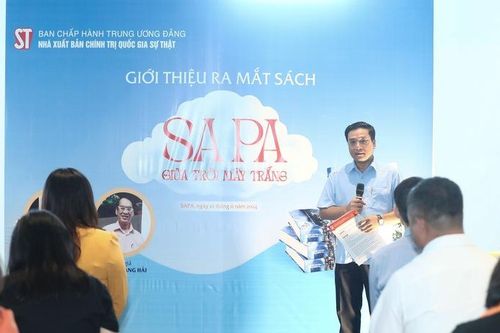 Trải nghiệm cảnh sắc 'Sa Pa giữa trời mây trắng'
