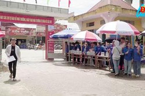 Tiếp sức sĩ tử 'vượt vũ môn'