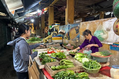 Nỗi lo tăng giá sau tăng lương