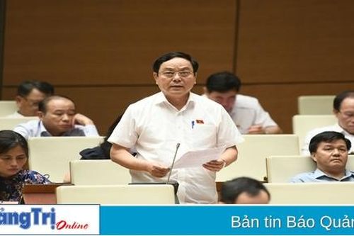 Đại biểu Quốc hội tỉnh Quảng Trị Hoàng Đức Thắng tham gia thảo luận về Dự án Luật Phòng cháy, chữa cháy và cứu nạn, cứu hộ