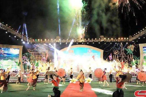 Công tác ngoại giao sôi động, hiệu quả