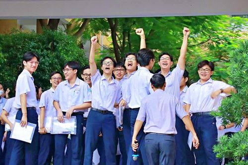 Tác phẩm 'Đất nước' vào đề thi, giáo viên nhận định đề an toàn, phân hóa vừa phải