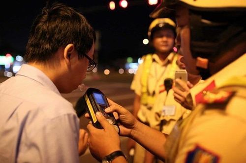 Quốc hội nhất trí thông qua quy định cấm tuyệt đối nồng độ cồn khi lái xe