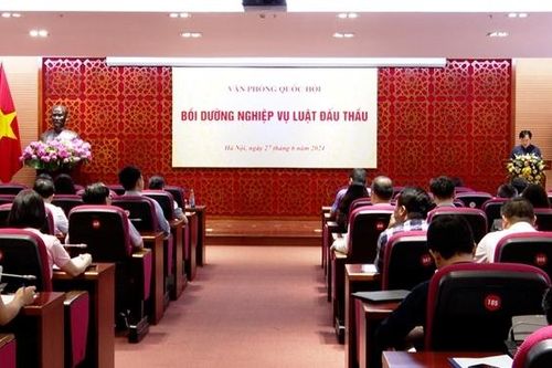 Văn phòng Quốc hội khai giảng lớp bồi dưỡng nghiệp vụ Luật Đấu thầu
