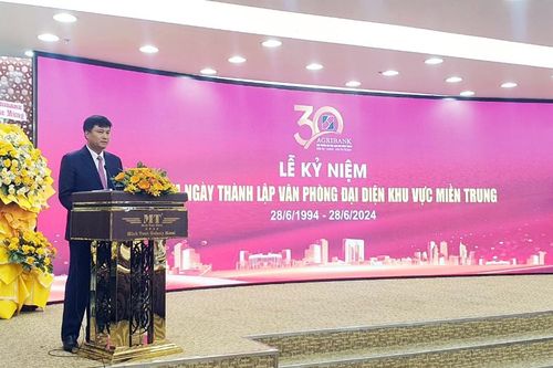 Agribank hỗ trợ 700 triệu đồng cho người nghèo