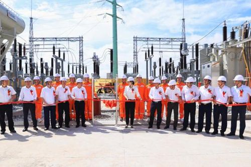 Gắn biển công trình chào mừng 55 năm thành lập EVNNPC