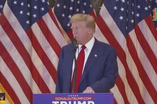 Dỡ bỏ một phần lệnh cấm bàn tán đối với ông Trump