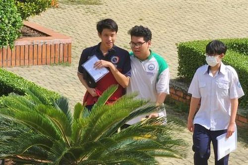 Đề thi tốt nghiệp môn Toán năm 2024: Độ khó 'ngang ngửa' năm 2018