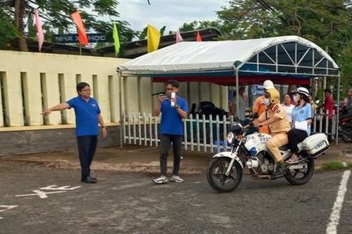 Long An: CSGT hỗ trợ kịp thời thí sinh bị tai nạn đến điểm thi an toàn