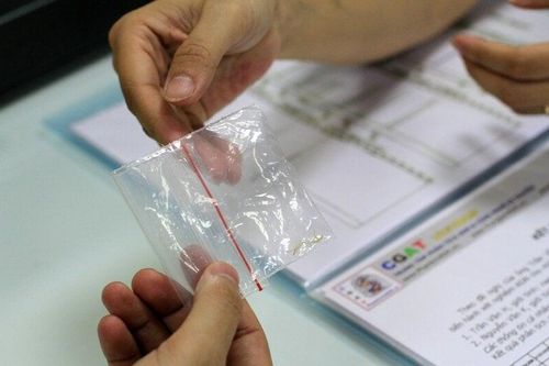 Xét nghiệm ADN với 4 con, chồng sốc phát hiện bí mật động trời của vợ