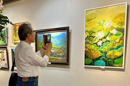 62 họa sĩ tái hiện nét đẹp đời thường của 'Cuộc sống quanh ta'