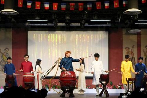 Bonjour Vietnam - sự kiện quảng bá hình ảnh Việt Nam tại thủ đô nước Pháp