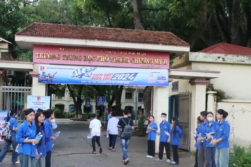 Hà Nội không mưa, oi nóng trong ngày cuối kỳ thi tốt nghiệp THPT