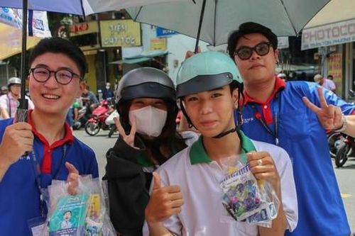 Đội hình Tiếp sức mùa thi TP.HCM: Dù nắng mưa hay quên Atlat, Tiếp sức 'cân tất'