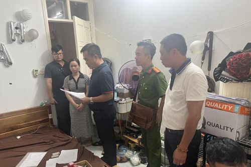 Khám xét khẩn cấp nhóm đối tượng làm giả con dấu, tài liệu của cơ quan tổ chức