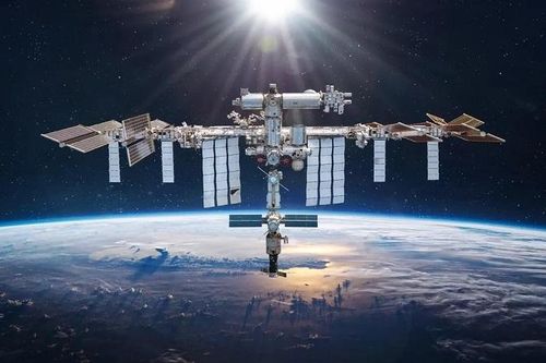 Mỹ nói vệ tinh Nga bị vỡ trong không gian, phi hành gia ISS phải trú ẩn