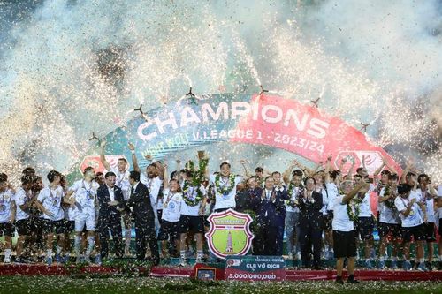 Nam Định đăng quang ngôi vô địch V-League 2023/24