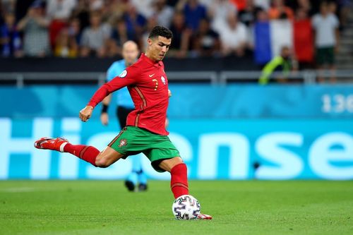 Không phải sút như Panenka, đây mới là cách đá penalty hoàn hảo