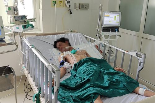 Nguy kịch sau khi vô tình giẫm phải phế liệu