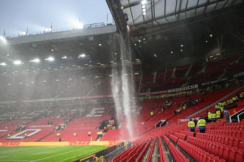 MU muốn bán tên sân Old Trafford