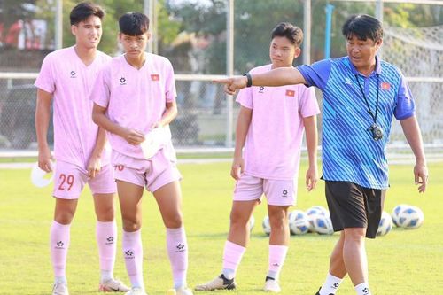 Tin nóng bóng đá Việt 28/6: HLV Park Hang Seo đàm phán với Liên đoàn bóng đá Ấn Độ, U16 Việt Nam không muốn về nước sớm.