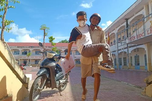 Những hình ảnh ý nghĩa trong mùa thi