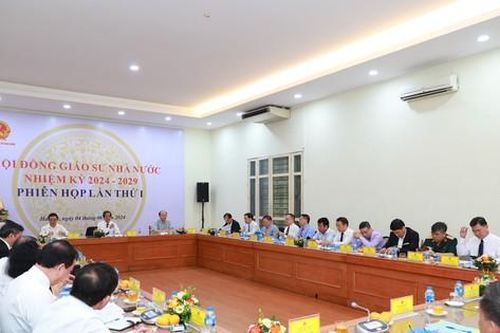 Bổ nhiệm chức danh phó chủ tịch, thư kí của 28 Hội đồng Giáo sư
