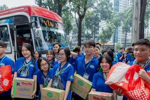 Gần 600 sinh viên kinh tế lên đường tình nguyện hè