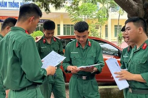 Những sĩ tử mang áo lính viết tiếp giấc mơ giảng đường